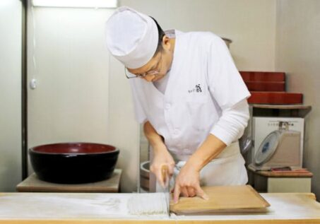蕎麦を切る動画を公開しました！